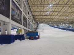 -乔波室内滑雪场