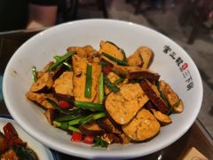 -富正毅三下锅·湘西韵味(天门山索道店)