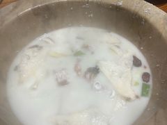 -滇香肴·云南菜蒸汽石锅鱼(云南北路店)