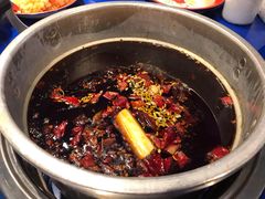 经典锅-马路边边串串香(延庆环球新意广场店)