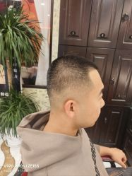 -东方先生国潮男士理发馆