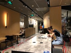 -麦当劳(展览路店)