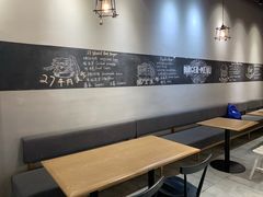 用餐区-HELLO 27 意面·沙拉·帕尼尼