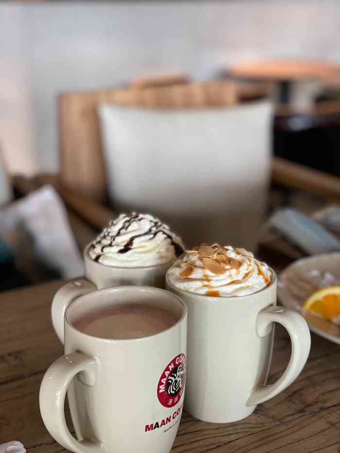 漫咖啡(北仑银泰城店)-"环境挺好的,适合闺蜜,情侣,喜欢里面的水.