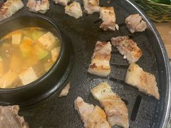 -江南猪肉商会无限续吃(弘大店)