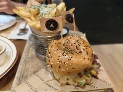 -Mark&Mars Restaurant