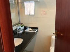 -南宁世纪君悦大酒店(青秀万达滨湖路地铁站店)