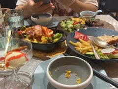 -广州万富希尔顿酒店·感趣自助餐厅·金秋蟹宴生蚝海鲜刺身