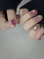 -VIVI BEAUTY  美甲美睫皮肤管理中心