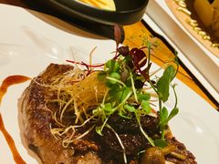 烤肋眼牛排配红酒小洋葱-AZUL by FUEL蓝色·法式酒馆(琶醍店)