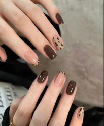 -桃色美甲沙龙