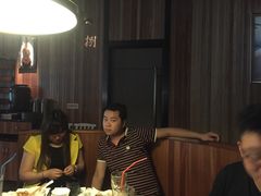 等位区-章吴记喜瑞餐厅(东东城店)