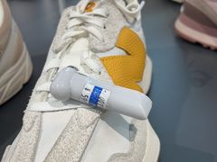 -New Balance(王府井奥莱·香江小镇店)