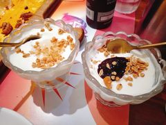 希腊草莓酸奶&希腊核桃蜂蜜酸奶-HELLO MUSAE 拾光缪斯餐厅·纯正希腊风味(苏州中心店)