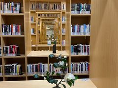 -漕河泾街道图书馆(漕河泾社区文化活动中心店)