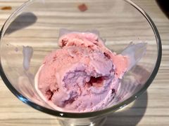 草莓冰淇淋-必胜客(阿罗海店)