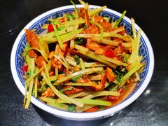 芹苗香干炒肉丝-曾家厨房·新徽菜(高新天柱路店)