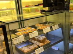 面包甜点陈列柜-上海哈尔滨食品厂(淮海中路店)