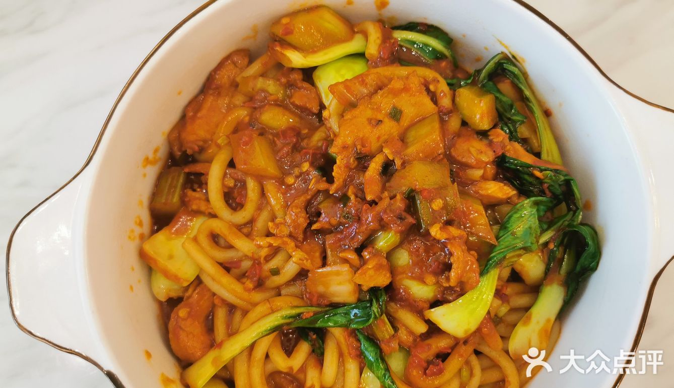 富有新疆民族特色。点了鸡肉炒米粉