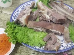 -马克力木手抓炕锅烤羊肉(盐湖一小区店)