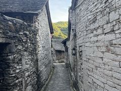 -高荡千年布依古寨旅游景区