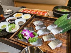 -围炉肉舍•炭烤活鳗•丹东海鲜烤肉(步行街店)