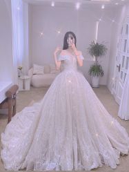 -洋洋婚纱品牌集合店