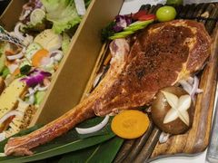 -山野的朋友露营炭火烤肉