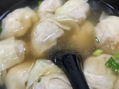 三鲜大馄饨-万寿斋(山阴路店)