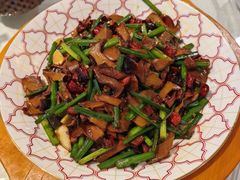 干椒韭香牛肝菌-一品滇香·云南菜(公益西桥店)