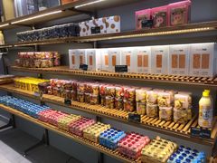 面包甜点陈列柜-面包新语(吾悦国际广场店)