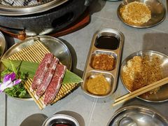 -围炉肉舍丹东海鲜烤肉·烤活鳗(步行街店)