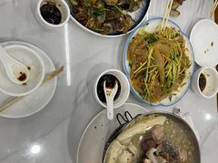 -一口猪海鲜浑锅·东北家常菜