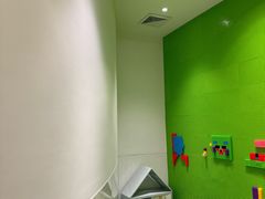 -瑞尔齿科(上海长风大悦城店)