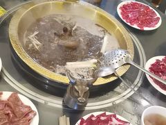 -周老三跷脚牛肉·全牛火锅(非遗传承店)