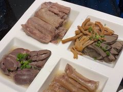 -香山湖家家宴(中山陵店)