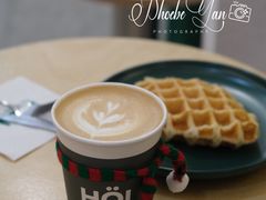 拿铁-HOI COFFEE