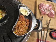 -江南猪肉商会无限续吃(弘大店)