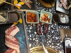 -黑牛の場烤肉(摩天活力城店)