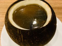 椰子乌鸡汤-永記粤菜·五指毛桃花雕鸡煲(九亭店)