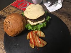 -HIGH FIVE哈福手工汉堡(桂林路店)