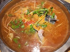 -野山舂·贵州现舂酸汤火锅(鸿通城店)