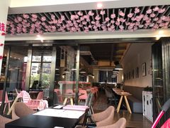 -樱花里音乐餐吧·牛扒椰子鸡(东圃店)