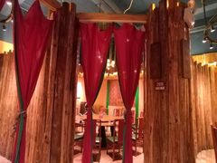 -老滇山寨•云南特色菜•地方菜•民族风情歌舞表演(金碧店)