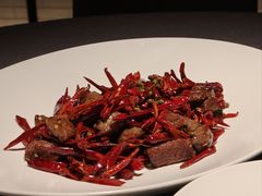 芥味烹汁牛肉粒-東興楼·北京烤鸭(深圳首店)
