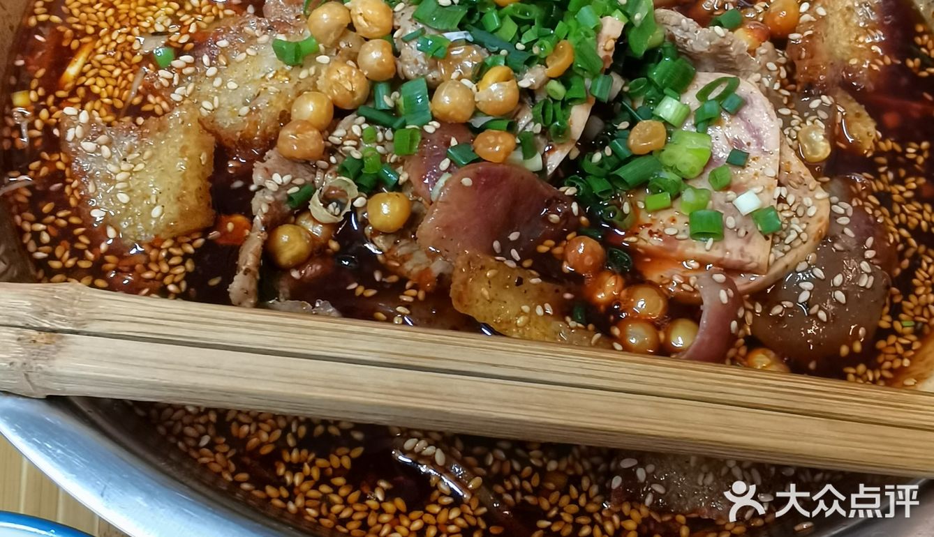 好好吃的冒菜啊，感觉更像钵钵鸡的底！