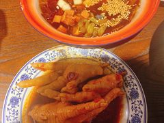 -爆炸头阿姨小四川正宗川味小吃(无任何分店)
