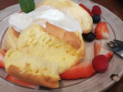 莓果奶油芝士舒芙蕾松饼-UPPER KITCHEN(延安路店)
