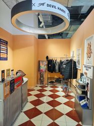 -Devilhands Barbershop男士理容店