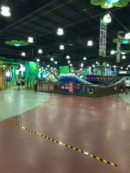 点击看大图 -维佳童话镇演出现场(徐东店)